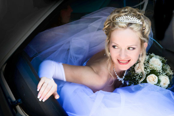 We provide limo rentals for weddings, bachelor parties and more!